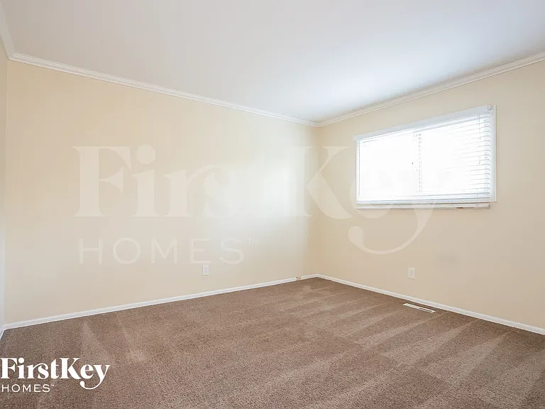 148 Berkshire Dr — Photo 11