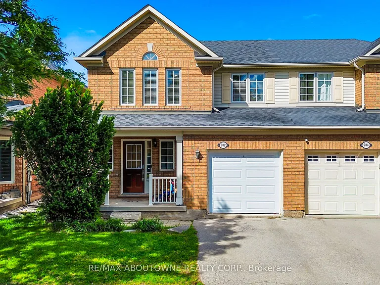 902 Gazley Cir — Photo 1