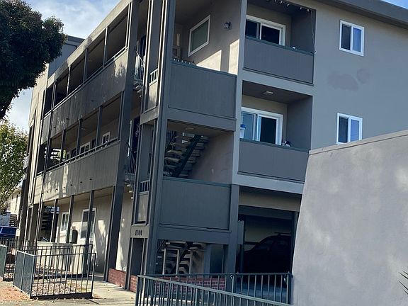3rd image of 1100 Paloma Ave #5