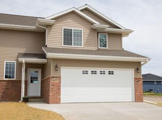 6375 Pawnee Ln, Dubuque, IA 52002