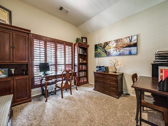 4th image of 216 Barkley Dr