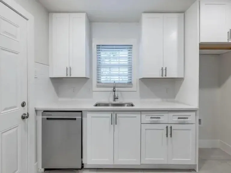 1406 Harlandale Ave — Photo 10