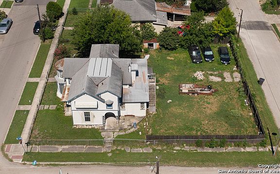 5th image of 1131 Hays St