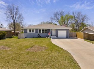 1827 W 21st St, Lawrence, KS 66046