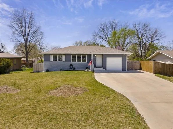 1827 W 21st St, Lawrence, KS 66046