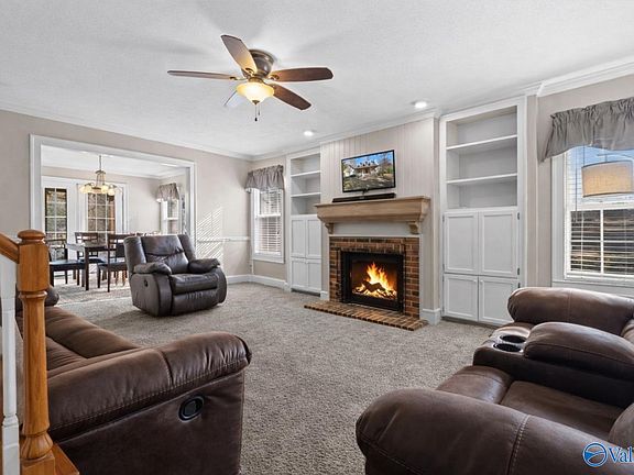 4th image of 108 Kenneth St