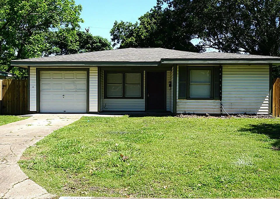 3022 Vance Ave