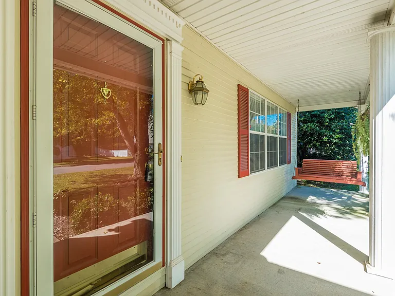 1560 Pheasants Glen Dr — Photo 40
