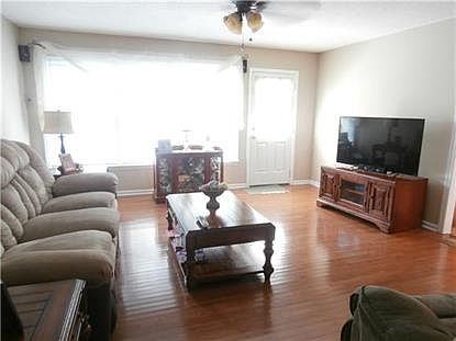 3rd image of 430 Gaines Cir