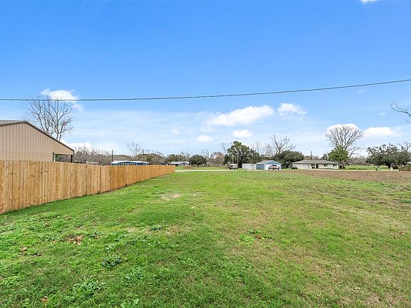 5th image of 17 County Road 243