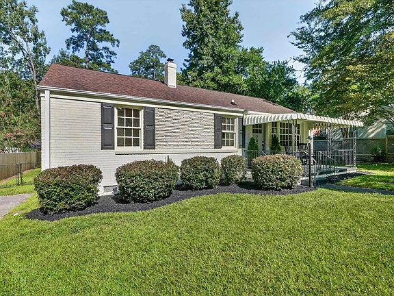 3rd image of 206 Vallejo Cir