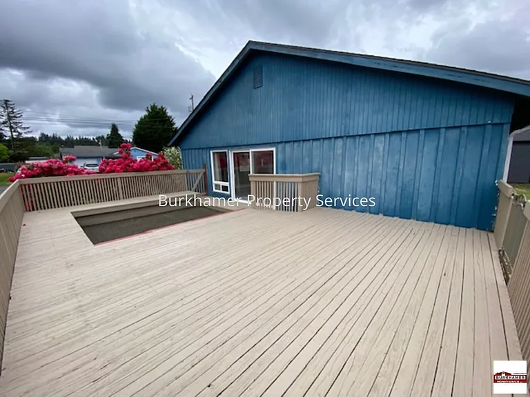 1315 W Young St — Photo 27