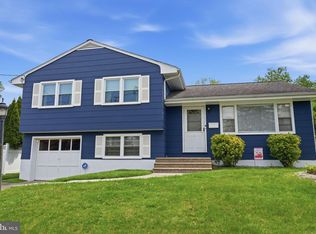 22 Valley View Rd, Hamilton, NJ 08620