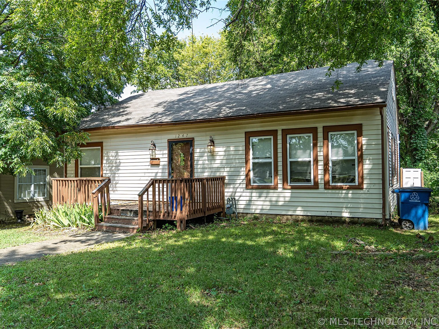 3 bed, 1.5 bath, 1170 sqft, $1,400 — Photo 3