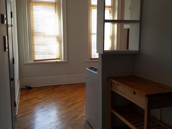 5th image of 2311 E York St #1F
