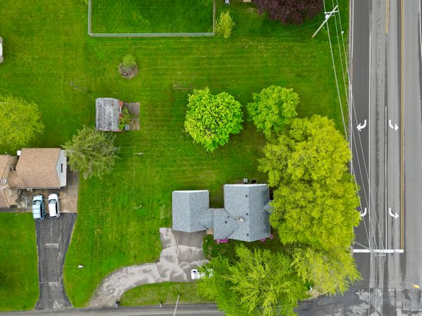 7614 Eastern Ave SE, Byron Center, MI 49315