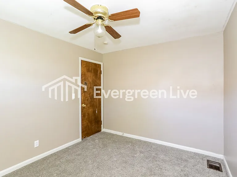 3284 Warfield Ave — Photo 8