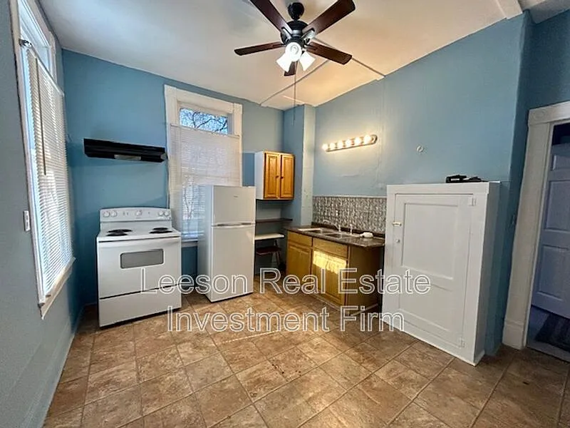 Building Photo - 533 Merrick St #C