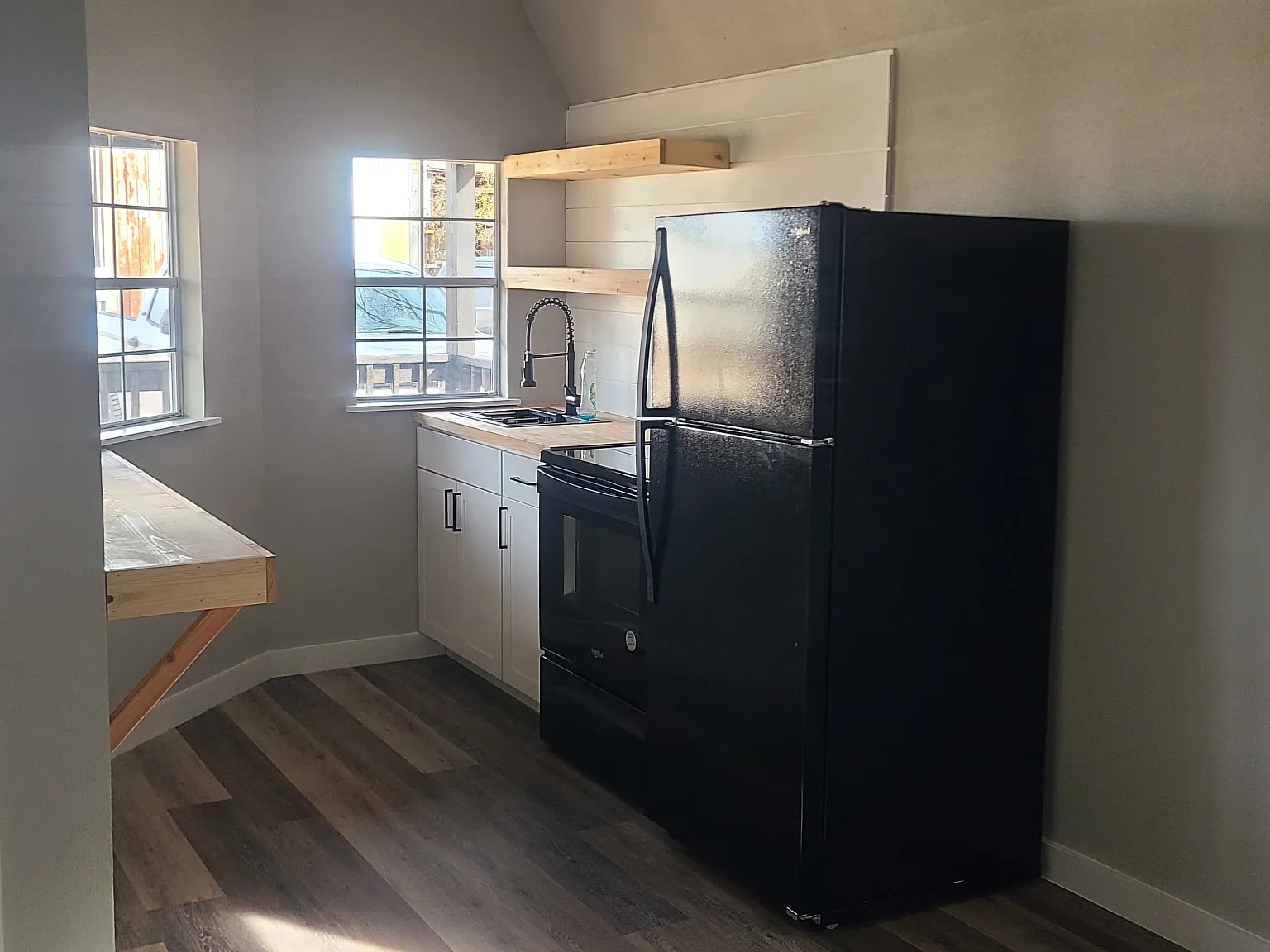 1 bed, 320 sqft, $1,095 — Photo 2
