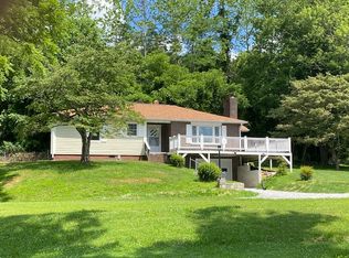81 Tuxedo St, Zirconia, NC 28790