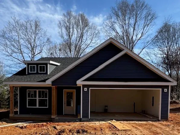 18 Martin Ct, Greer, SC 29651