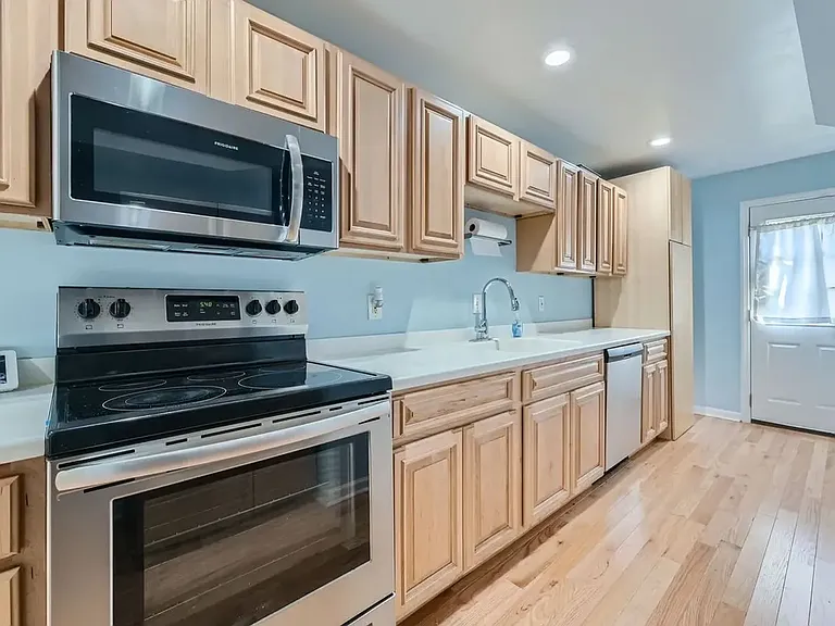 305 S Collington Ave — Photo 8