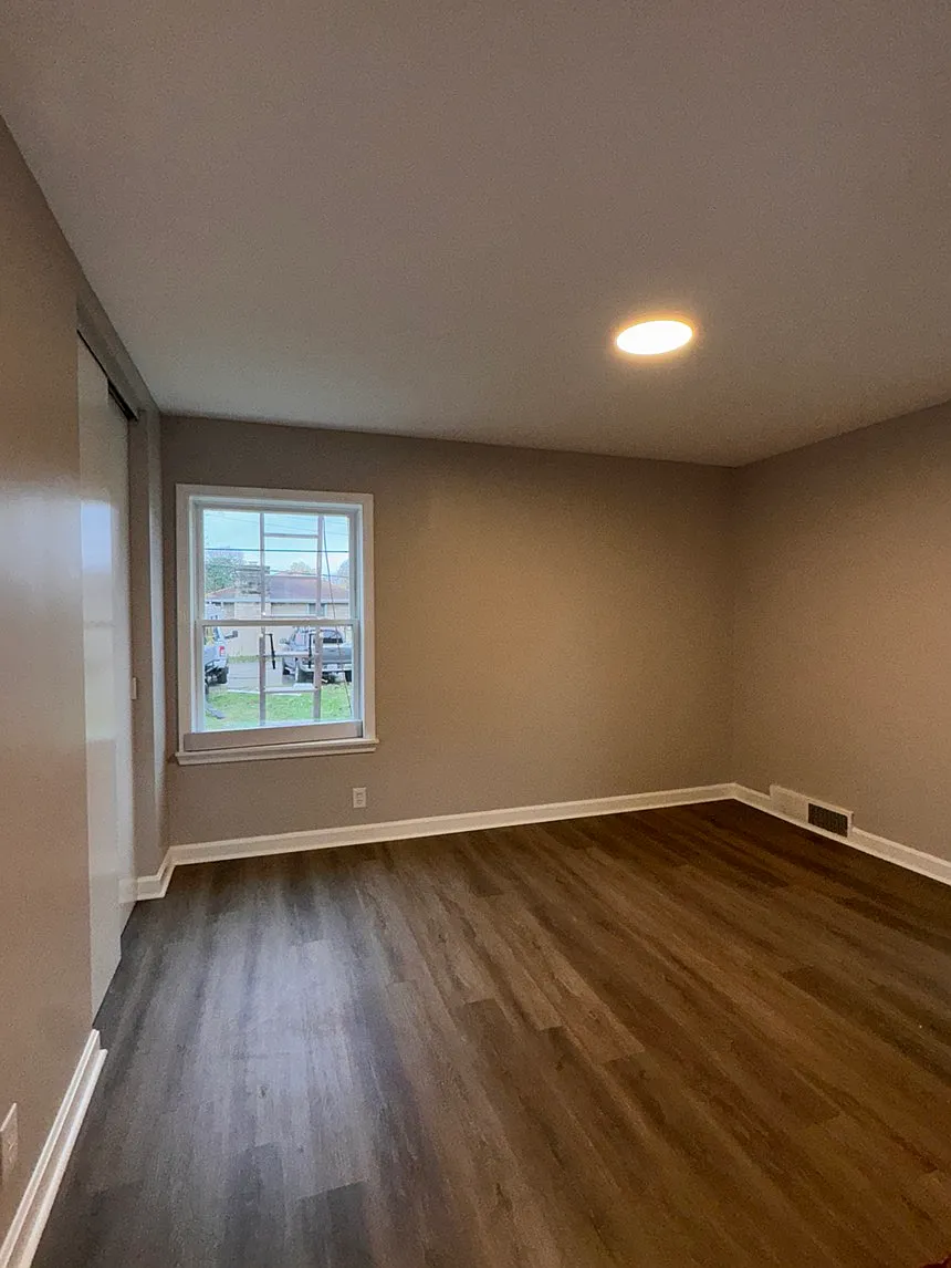 2 bed, 1100 sqft, $1,050 — Photo 2