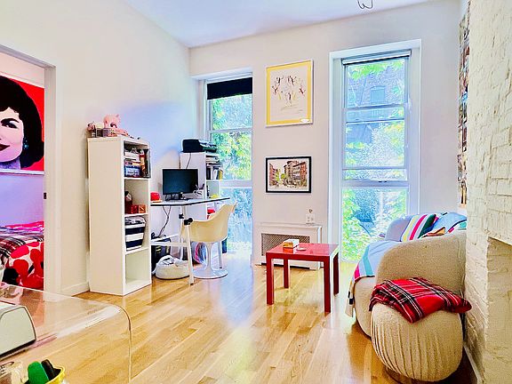 3rd image of 16-18 Charles St #2D