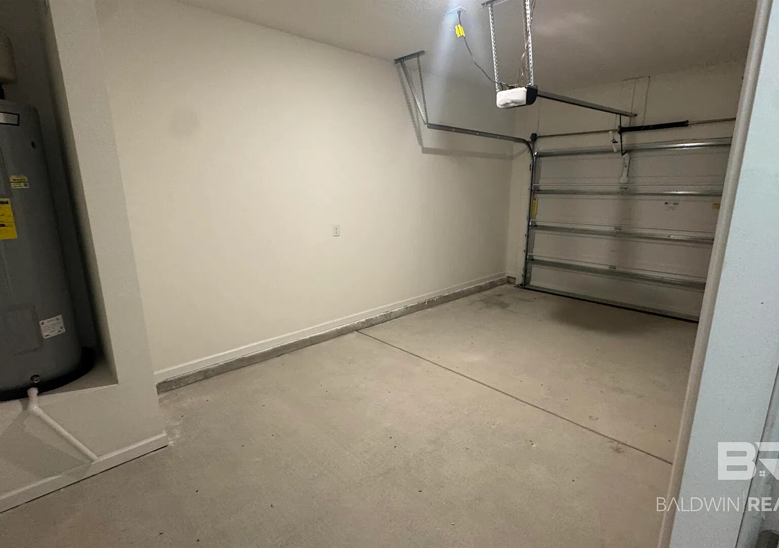 3 bed, 2.5 bath, 1437 sqft, $2,200 — Photo 4