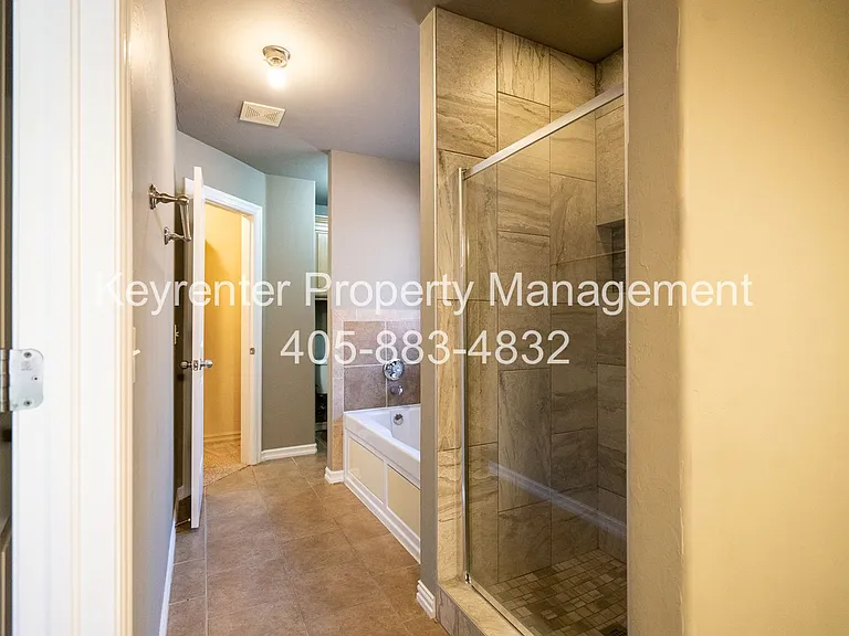 1301 Cedar Creek Dr — Photo 12