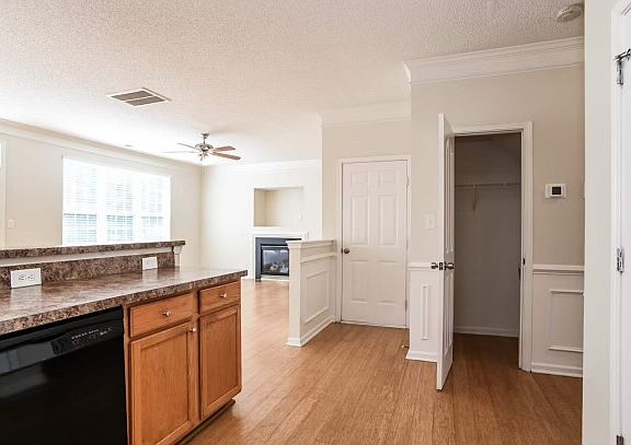 4th image of 15029 Jerpoint Abby Dr #1