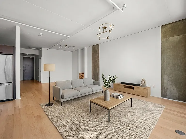 1100 S Hope St #1410 — Photo 2
