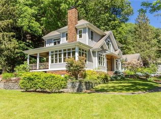 504 Thomas Cove Rd, Rochester, NY 14625