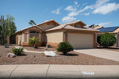 707 W Baylor Ln Photo 1