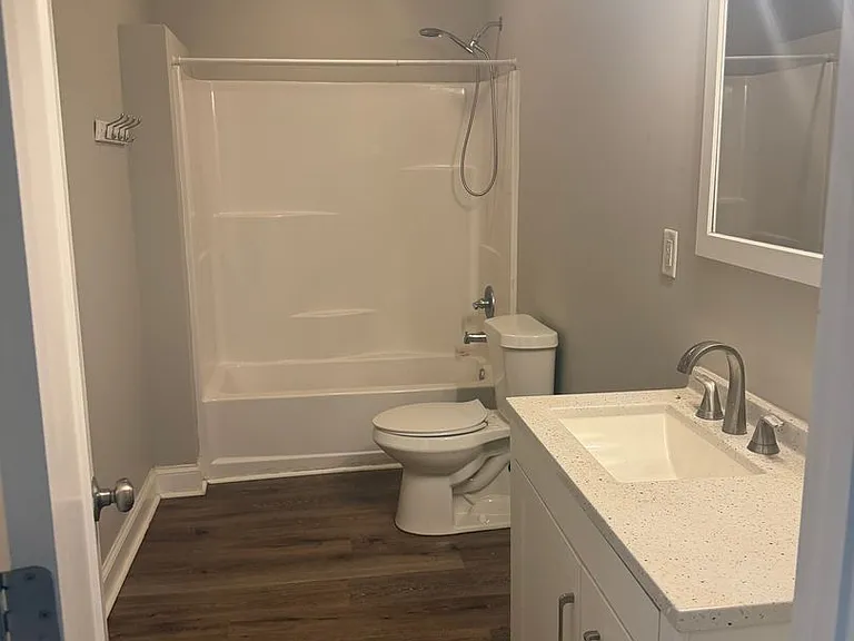 5325 Lee Ave — Photo 6