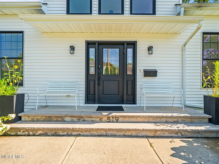 519 Laurel Ave — Photo 3