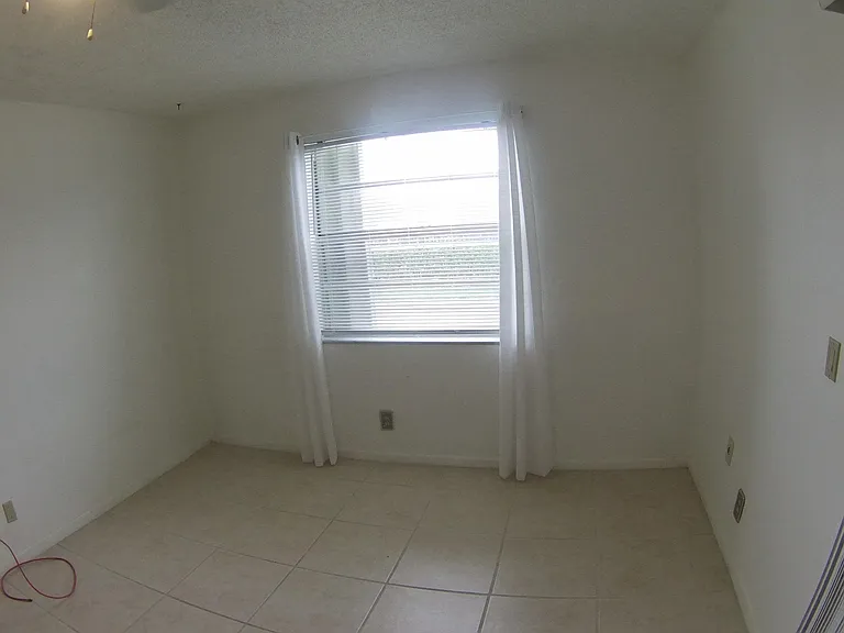 556 Capri Park #L — Photo 15