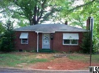 32 N Davis Ave, Newton, NC 28658