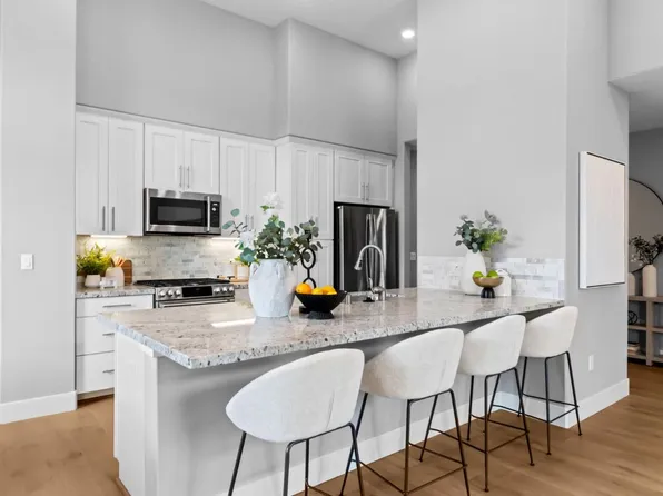 708 Thayer Ln #404, Foster City, CA 94404