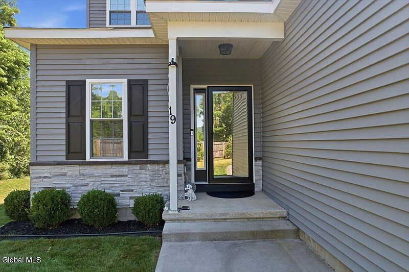 2nd image of 19 Highpointe Drive