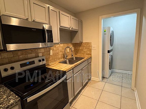 5th image of 1796 Spring St