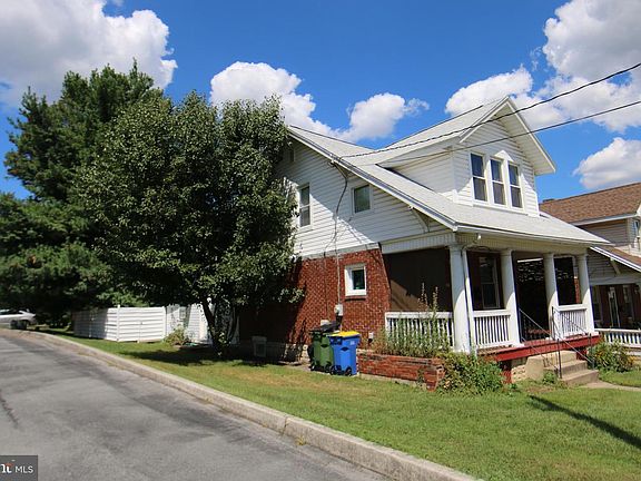 3rd image of 137 15th St