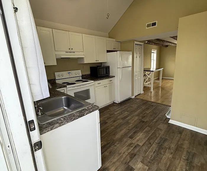 4060 Ridge Rd — Photo 1