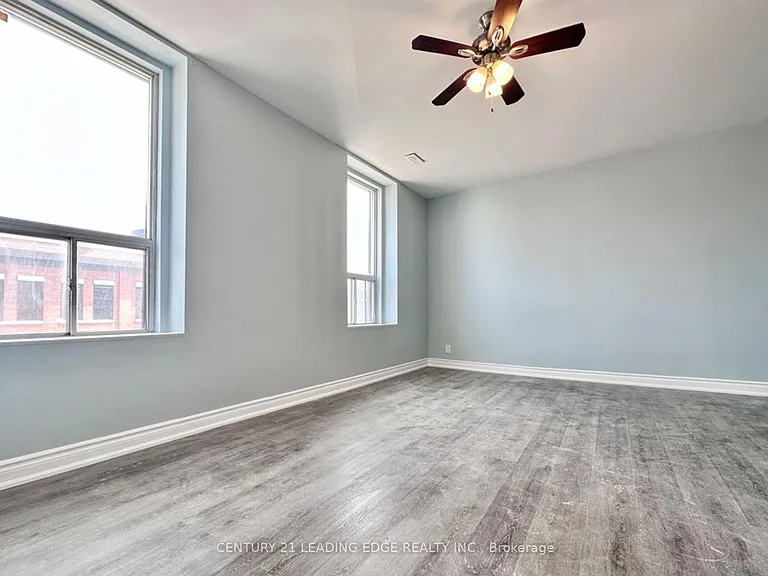 113 James St N #306 — Photo 2