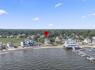 619 Riverside Dr, Toms River, NJ 08753