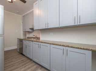 624 w Surf, Chicago, IL 60657