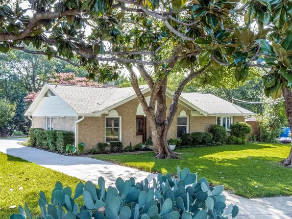 421 Valley Glen Pl, Richardson, TX 75080