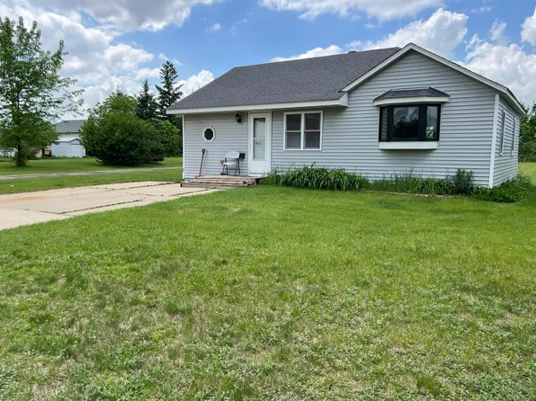 401 4th St NW, Wadena, MN 56482