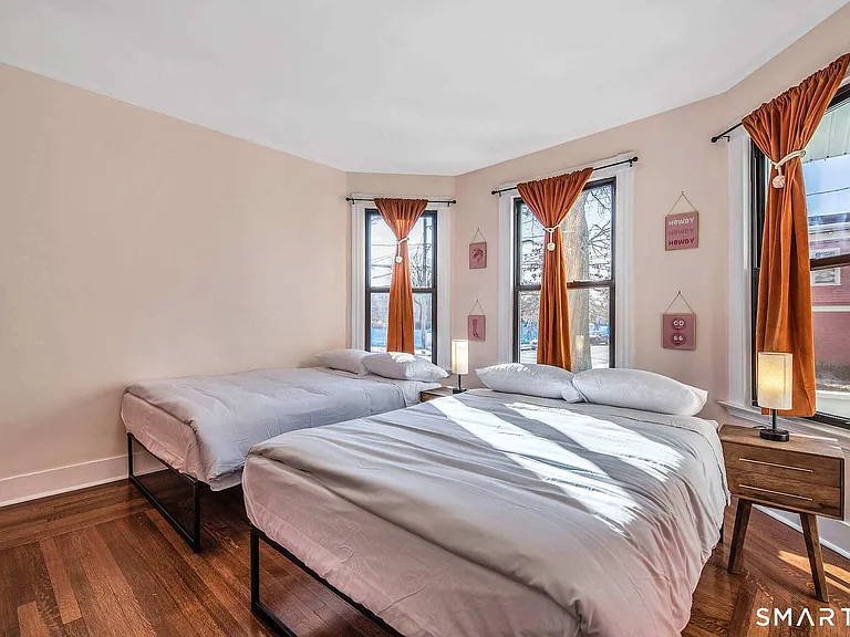 31 Canner St #1 — Photo 3
