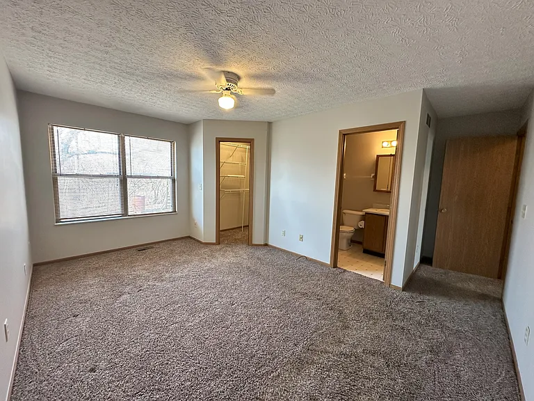 4049 Sandy Ridge Dr — Photo 9